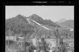 [Casa de máquinas en una segunda etapa : Construcción de bocatomas para aguas de riego provenientes de las Centrales Antuco y Abanico]