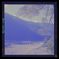 [Vista de la barrera móvil de la bocatoma Polcura] : Inauguración de la Central Antuco, 22 de octubre de 1981