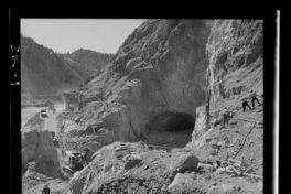 [Construcción de la entrada del túnel común de aducción]