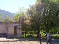Construcciones existentes a lo largo del trazado del ferrocarril de Puente Alto a El Volcn (Estacin de ferrocarril El Manzano)