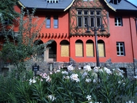 Plaza Camilo Mori, Cit Constitucin N 135 y edificios adyacentes.