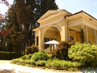 Casa y parque del Llano de Pirque (Via Concha y Toro)