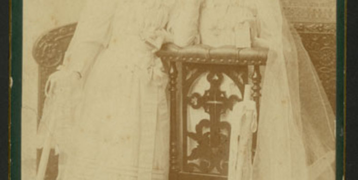 Retrato cabinet, hermanas Julia y Carmela Daz