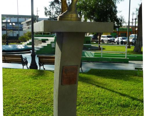 Imagen del monumento En Conmemoracion De Los 80 años De La Policia De Investigaciones De Chile