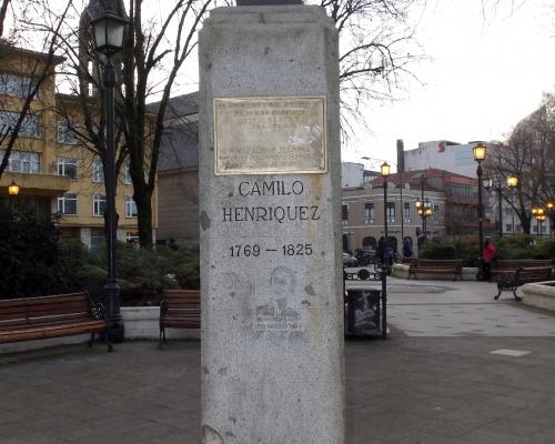 Imagen del monumento Camilo Henríquez