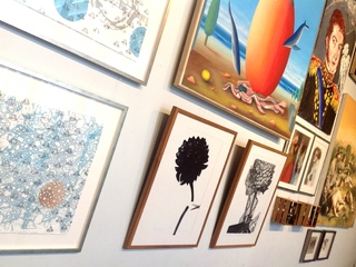 Montaje exposicin "12 artistas de Valparaso"