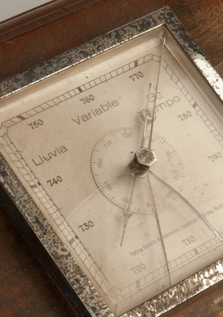 Higrmetro de Saussure o de pelo (detalle)