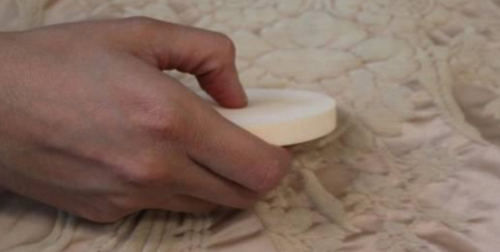 Limpieza a travs de esponjas de ltex