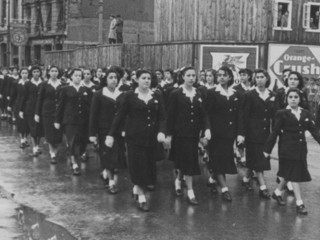 Desfile del Liceo de Nias N 1 de Valparaso. 21 de mayo 1950. Archivo Fotogrfico