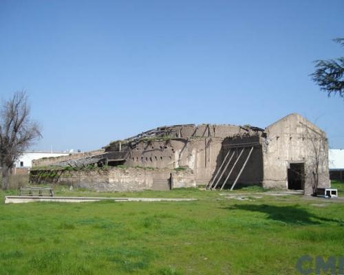 Imagen del monumento Construcciones y parque de la antigua bodega de vinos de la ex Viña San Carlos