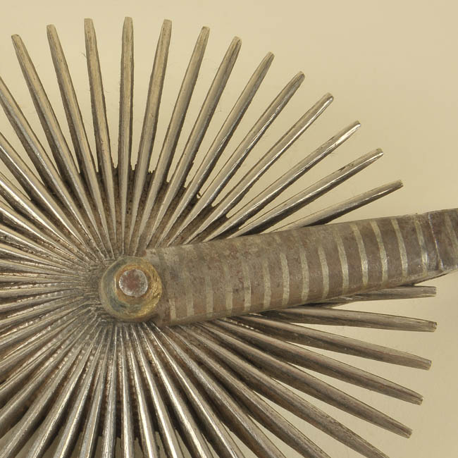 Espuela de Metal. Museo de Arte y Artesanía de Linares. Espuela de Metal. Museo de Arte y Artesanía de Linares.