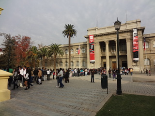 Pblico visitando el MNHN