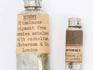 Marrn momia. Coleccin de pigmentos de Harvard.