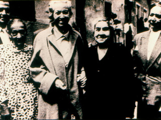 Gabriela Mistral y amigas