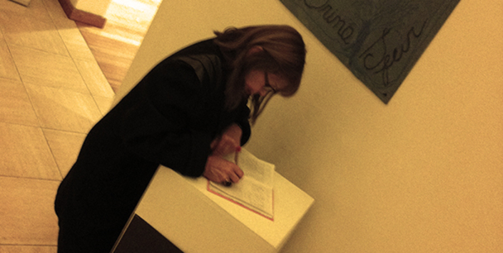 Asistentes a la inauguracin de la exposicin Color, Textura y Trascendencia del Valle de Elqui.