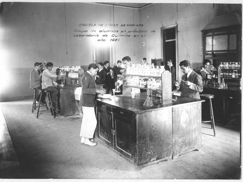 Escuela de Minas de Copiap. Archivo Fotogrfico