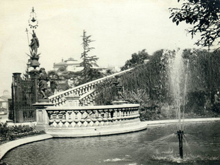 Entrada principal al cerro Santa Luca que da a la fuente de Neptuno