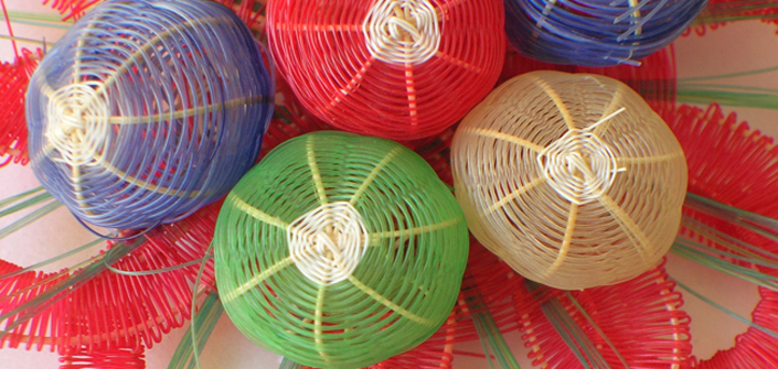 Prendedor, Colección Artesanía en Crin. Museo de Arte y Artesanía de Linares. Prendedor, Colección Artesanía en Crin. Museo de Arte y Artesanía de Linares.