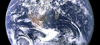 Foto de la Tierra, conocida como The Blue Marble (la bolita azul), tomada desde el espacio durante la trayectoria del APOLLO 17. Foto NASA.