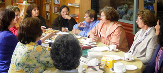 Foto: Club de lectura de la Biblioteca de Los Lagos