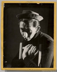 "El Collar", 1954
