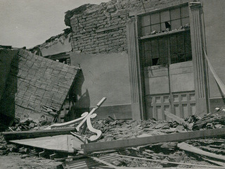 Interior de casa destruida