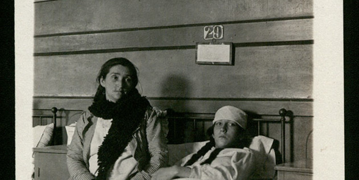  Luisa Cantellanes y su hija