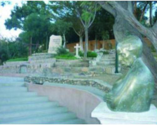 Imagen del monumento Mausoleo erigido a Gabriela Mistral y los terrenos destinados a este objeto, ubicados en la localidad de Montegrande