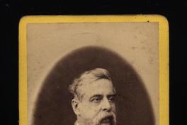 [Retrato de un hombre de medio cuerpo]