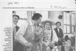 Torrencial lluvia de pétalos  [artículo] Leopoldo Pulgar I.