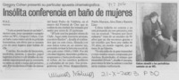 Insólita conferencia en baño de mujeres
