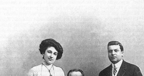 Joaquín Díaz Garcés junto a esposa, hijos y padre, Roma, 1908