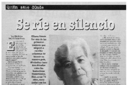 Se ríe en silencio