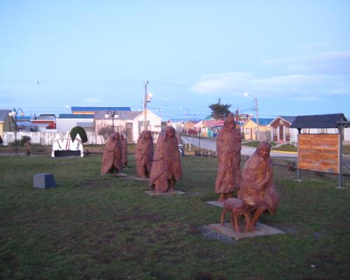 Imagen del monumento Selknam