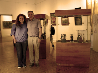 Susan Christen Grandjean artesana y Rodrigo Iribarren director Museo Histórico González Videla