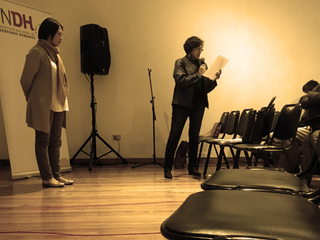 Margarita Romero comentando el documental "Habeas Corpus"