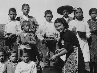 Estudiantes de la escuela del fundo El Valle, en la comuna de La Estrella, Sexta Región