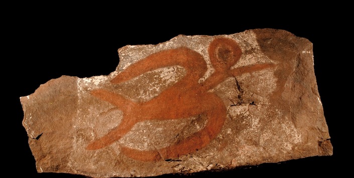 Bloque de piedra con petroglifos