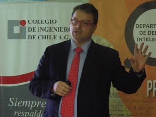 Claudio Ossa Rojas. Jefe DDI - DIBAM '