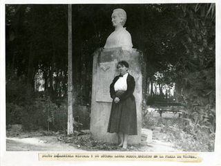Laura Rodig en la Plaza de Vicuña