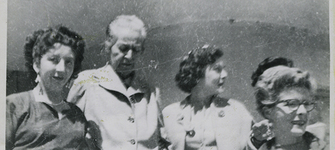 Doris Dana y Gabriela Mistral en Vicuña, 1954