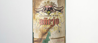 Botella de aguardiente de uva añejo Le Roi S. A.