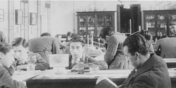 Gabinete de química. Archivo Fotográfico