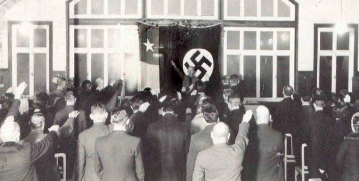 Registro de una reunión organizada en Puerto Varas por Bertoldo Meyer Straten, dirigente de la sección chilena del Partido Nazi (1937).