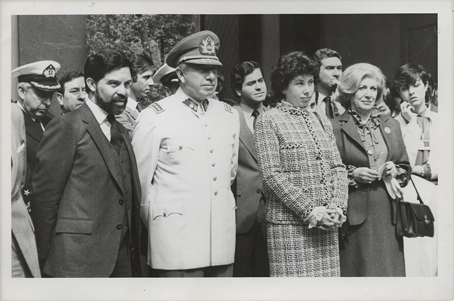 Ceremonia de inauguración Museo Histórico Nacional, 1982. Colección Biblioteca Nacional de Chile.