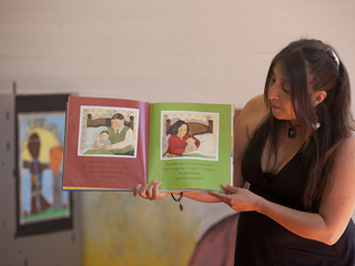 Revise en línea o descargue la Cartelera cultural de julio de 2015.