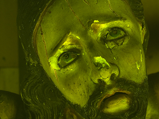 Rostro de Cristo agónico en la cruz