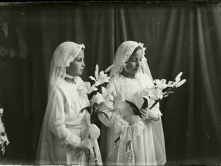 Niñas en su primera comunión