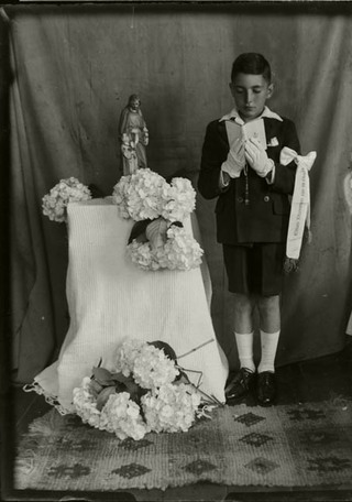 Niño en su primera comunión