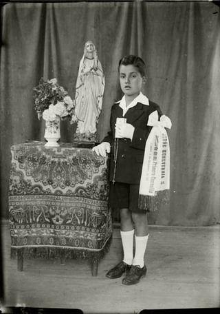 Niño en su primera comunión